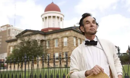 Lincoln actor in front of the Old State Capitol in Springfield