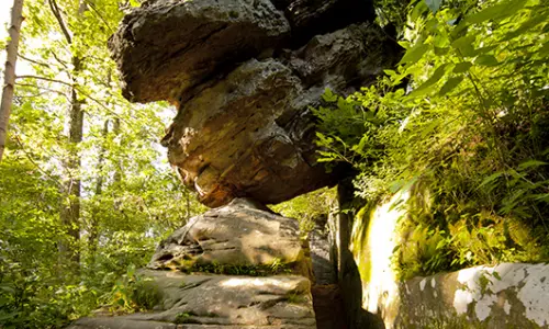 Bigs rocks leaning against each other