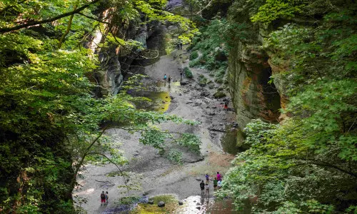 An aerial shot of Starved Rock at the Starved Rock State Park in Illinois