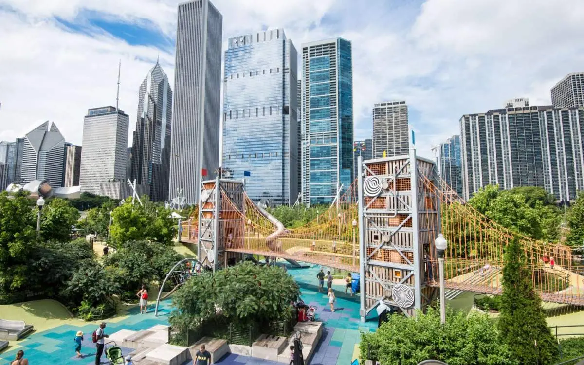 The Maggie Daley Park in front of the Chicago skyline