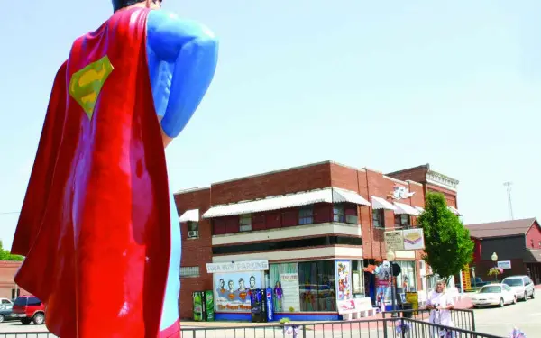 Superman statue back