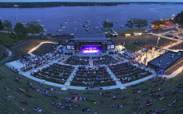 Stage devon lakeshore