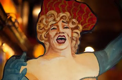 An artwork of a woman