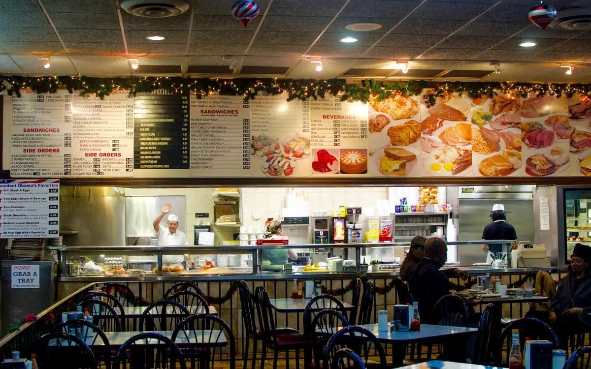 Inside Valois Restaurant