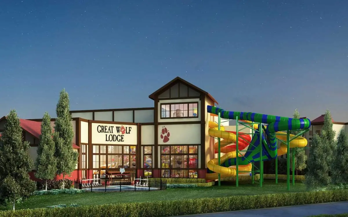Exterior of Great Wolf Lodge during sunset.