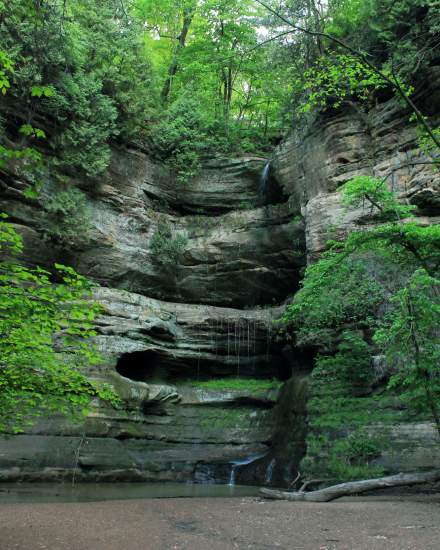 Waterfall at starved rock state park