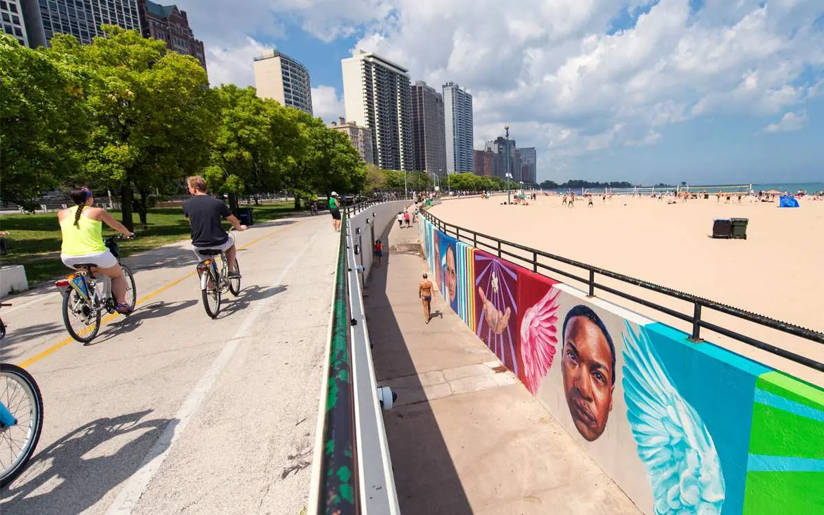 Bikers at Lakefront bike trail in Chicago during summer.