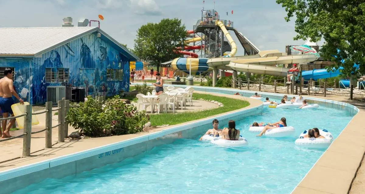 Kids at on the lazy river at Splash Kingdom