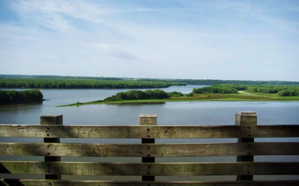 And fence and large river and green land